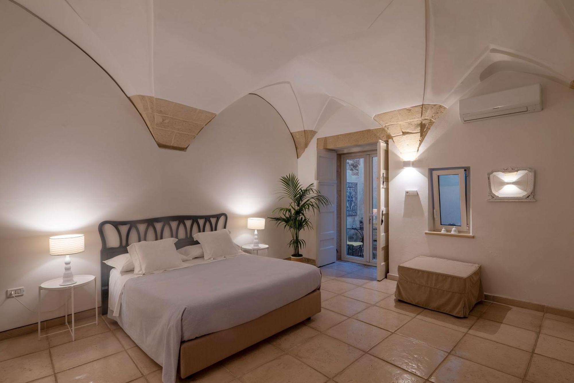 Corte Dei Romiti Apartment - Lecce Selection Экстерьер фото
